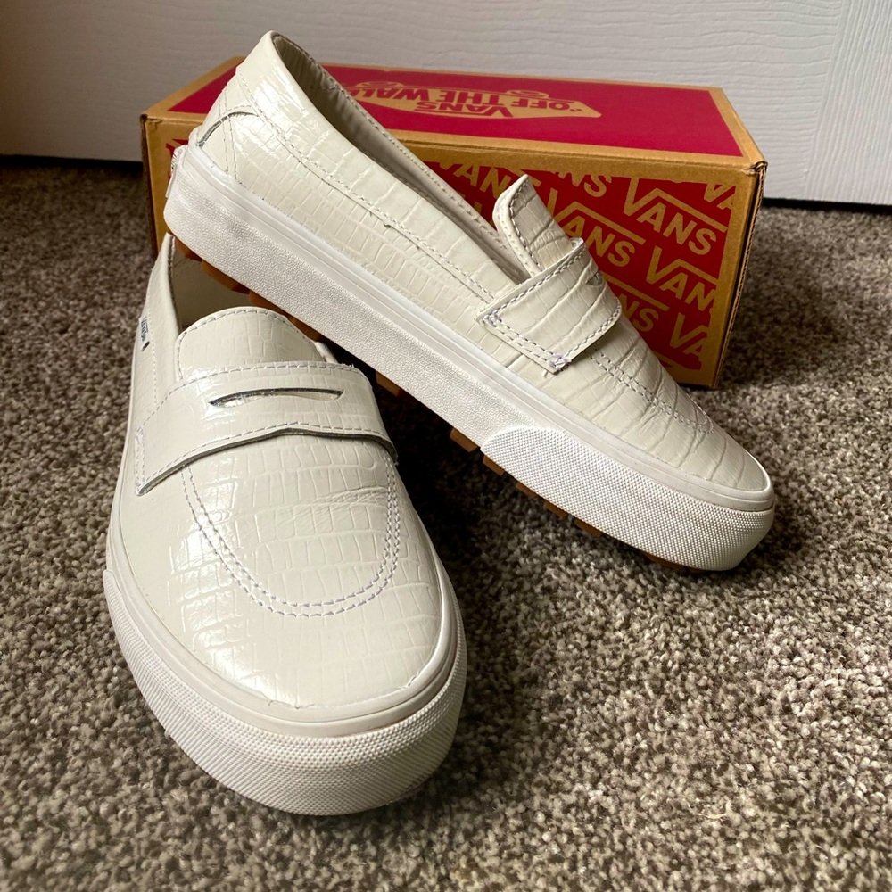 SOLD 🚫 VANS Loafer Sneakers BRAND NEW 👞